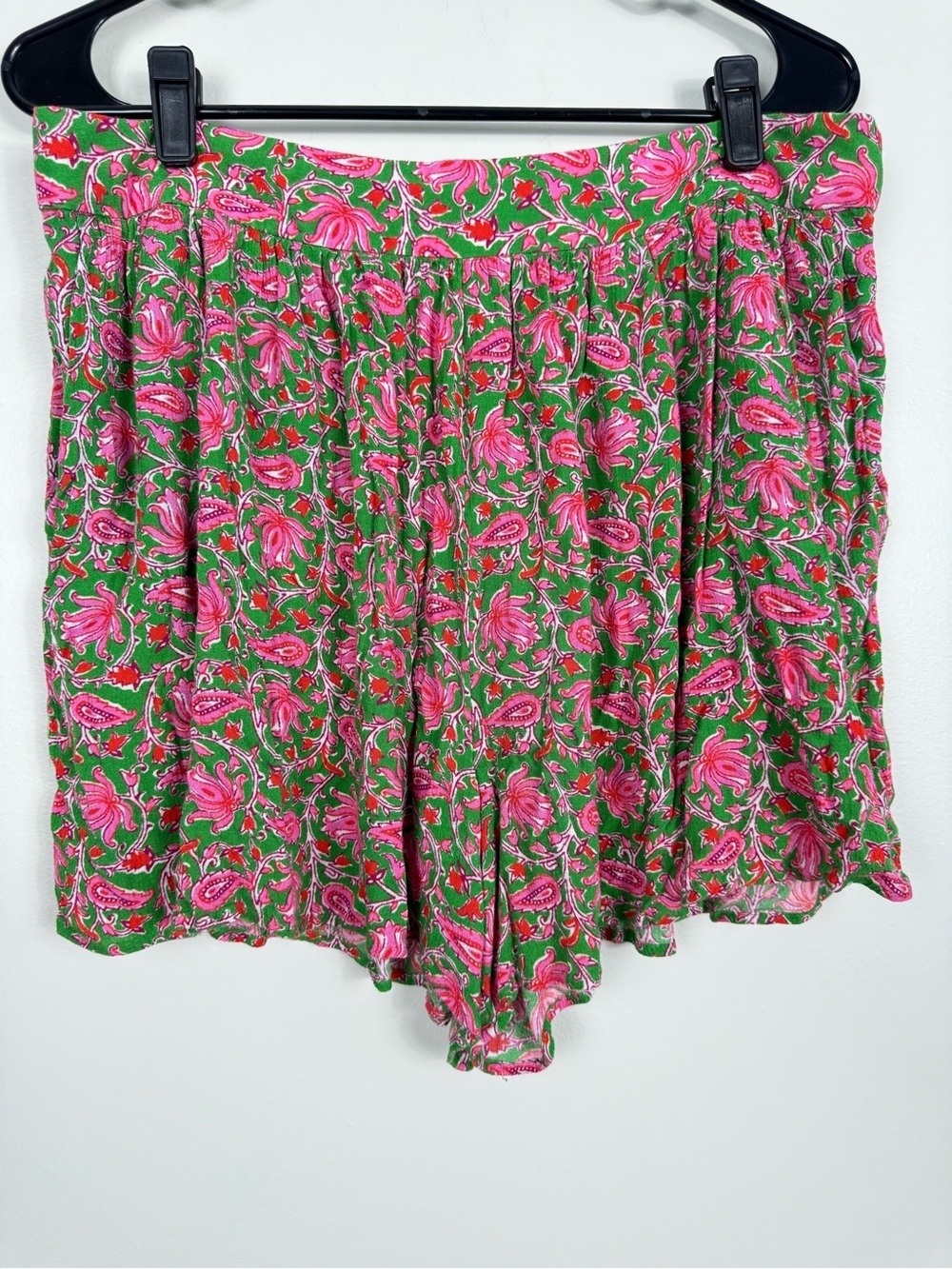 Boden Paisley Shorts Womens 12 Pink Green Floral Flowy Boho Cottage Coastal